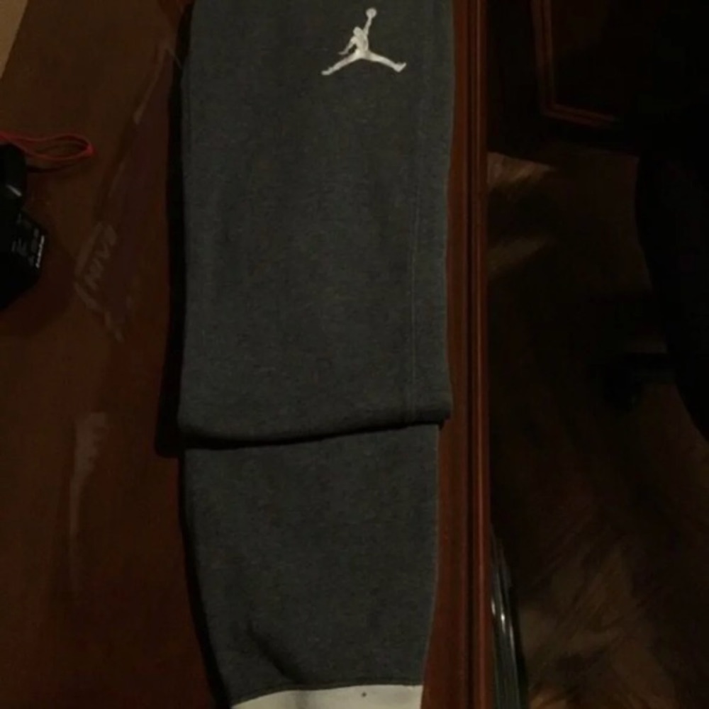 Jordan sweats - Picture 2 of 2